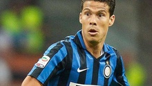 Hernanes chính thức gia nhập Juve từ Inter với giá 11 triệu euro