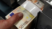 SỐC: 75% người dân EU cho rằng tham nhũng rất phổ biến ở đất nước mình