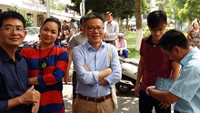 GS Ngô Bảo Châu 'thắng' đấu giá sách 'Việt Nam văn hóa sử cương' trong Chợ phiên sách cũ