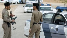 Khủng bố vãi mưa đạn vào đồn cảnh sát Saudi Arabia làm nhiều người thiệt mạng