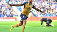 Hàng công Arsenal: Cuối cùng thì Walcott cũng biết đá tiền đạo