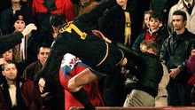 'The Return of the King': Hai thập kỷ Eric Cantona trở lại sau cú kung-fu