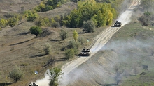 Các bên xung đột tại Ukraine rút vũ khí dưới 100 mm khỏi chiến tuyến