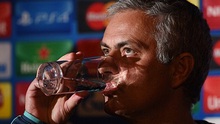 Jose Mourinho: 'Tôi biết rồi sẽ có ngày khốn khổ như thế này'. 'Tôi chẳng cần học HLV khác'