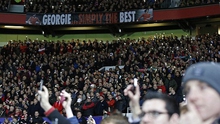 CĐV Man United thắp sáng Old Trafford tưởng nhớ George Best