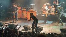 Eagles of Death Metal muốn biểu diễn mở cửa lại nhà hát Bataclan