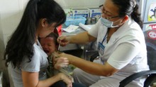 Bộ Y tế khuyến cáo người dân không nên tự tiêm vắc xin 'xách tay'