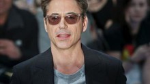 'Người Sắt' Robert Downey Jr nhận quà Giáng sinh là Lệnh ân xá tội 20 năm trước