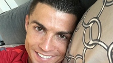 Ảnh Giáng sinh nhà Becks gây sốt, Ronaldo cô đơn nhưng ấm áp