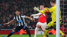 Arsenal 1-0 Newcastle: Koscielny giúp Arsenal củng cố ngôi đầu