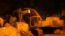 Vụ sạt mỏ đá Thanh Hóa: Thảm thương những nạn nhân cuối cùng; mỏ đá bị đóng cửa để điều tra