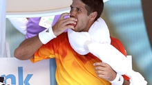 Các tay vợt uống nhiều nước tăng lực ở Australian Open