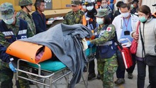 Cứu được 2 người trong đống đổ nát, Đài Loan hy vọng về 110 người còn lại