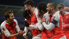 Hull 0-4 Arsenal: Giroud, Walcott cùng lập cú đúp, Pháo thủ vào Tứ kết FA Cup