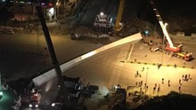 Sự cố rơi dầm cầu ở Hà Nội: Nhà thầu khẳng định dầm thép được giữ an toàn