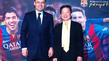 Có 1000 đội bóng Việt Nam cũng không bằng 1 cái bắt tay Barca?