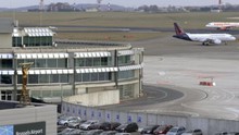 2 vụ nổ lớn ở sảnh chờ sân bay Brussels, 17 người đã chết, hơn 30 người bị thương