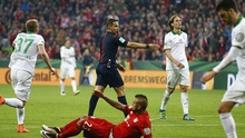 Trọng tài xin lỗi vì cho Bayern hưởng phạt đền sau pha 'diễn' THÔ của Vidal