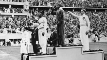 Jesse Owens lập 6 kỷ lục thế giới trong 45 phút: Người hùng da đen làm mất mặt Hitler