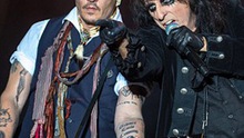 Ban nhạc của Johnny Depp bị kêu gọi tẩy chay ở Thụy Sĩ