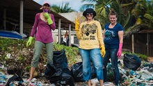 Du khách nước ngoài dọn hàng tấn rác thải ở biển Mũi Né