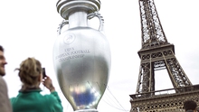 Biến tấu cùng EURO: Paris, tôi hạnh phúc ở trong vòng tay bạn