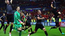 Cầu thủ Albania được thưởng 1 triệu euro, cấp hộ chiếu công vụ