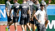 Đức lo lắng vì Boateng chấn thương, cẩn trọng với Hamsik của Slovakia