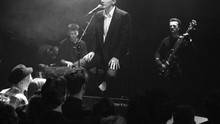 'Wonderful life' – Nụ cười héo hắt