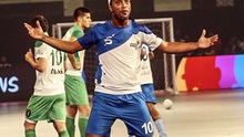 ĐẲNG CẤP: Ronaldinho ghi 5 bàn tại giải bóng đá trong nhà Ấn Độ