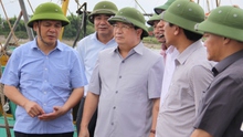 Phó Thủ tướng Trịnh Đình Dũng kiểm tra công tác ứng phó với cơn bão số 1