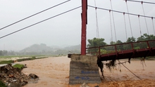 Thủ tướng yêu cầu nỗ lực cao nhất tìm kiếm những người còn đang mất tích do mưa lũ