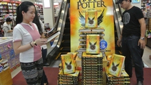 Khi Rowling 'thôn tính' cả bản dịch Việt 'Harry Potter'