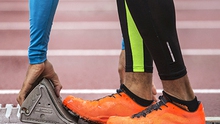 Tại sao nhiều VĐV Olympic dùng giày không có nhãn hiệu?