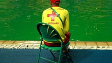 Bể bơi tự đổi màu ở Olympic đã bị đóng cửa
