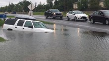 Mỹ: Mưa lũ ngập trắng Louisiana, Chính phủ ban bố tình trạng thảm hoạ