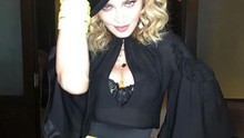 Madonna chào tuổi 58 bằng màn... thử xương