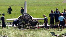 Cận cảnh máy bay L39 rơi trên cánh đồng Phú Yên