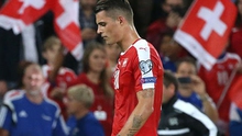 Tân binh đắt giá của Arsenal nhận thẻ đỏ ngớ ngẩn ở vòng loại World Cup