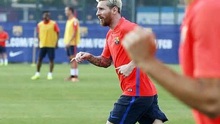Leo Messi và đồng đội trình diễn siêu kĩ thuật trên sân tập