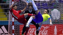 Falcao được tuyển futsal Iran tôn vinh sau trận thắng kỳ tích