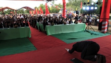 Giáo sư Hàn Quốc quỳ gối để ‘Thành thật xin lỗi Việt Nam’