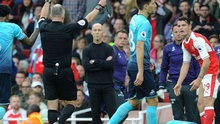 Arsene Wenger nói gì về thẻ đỏ của Granit Xhaka trước Swansea?