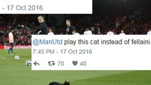 Mèo đen chạy vào sân Liverpool - Man United, CĐV lôi Gerrard ra chế giễu