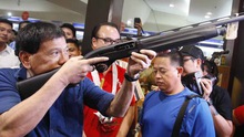 Tổng thống Duterte 'không cần' 26.000 khẩu súng trường của Mỹ