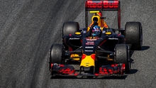 Đua xe F1: Max Verstappen được ca ngợi với pha xử lý như trong game