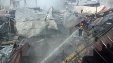 Thành phố Hồ Chí Minh: Cháy lớn thiêu rụi hơn 2.000m2 xưởng sản xuất mũ bảo hiểm