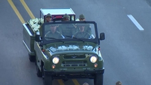 VIDEO: Cuba dùng xe Liên xô UAZ-469 và rơ moóc chở tro cốt lãnh tụ Fidel Castro