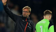 Juergen Klopp 'chửi khéo' anh em nhà Neville khi bảo vệ thủ môn của Liverpool
