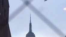 VIDEO: Dân New York phát hoảng vì máy bay quân sự 'lượn lờ' quanh các cao ốc